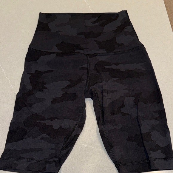 Black Camo High-Waisted Biker Shorts - Picture 1 of 2